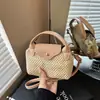 2026 Nuevo Estilo Bolso Cruzado de Hombro Tejido Estilo Festivo Simple y Versátil para Mujer, Adecuado para el Trayecto Diario y el Uso Casual, Bolso de Mano Pequeño de Lujo Ligero para Mujer