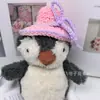 Mini Lindo Vendiendo Lindas Correas Tejidas a Mano Crochetadas Lana Capucha Dibujo Animado Muñeca DIY Decoración