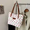 Moda 2025 Nova Bolsa Tote para Deslocamento de Menina Bolsa de Mão Moda Estampa Fofa de Cereja Bolsa de Ombro Feminina