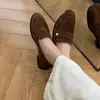¡Versión de piel de oveja! Mocasines 2026 estilo nuevo este año popular estilo explosivo retro gamuza punta redonda hebilla dorada pequeña tacón grueso zapatos de vestir