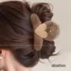 Accesorio para el cabello de pinza de tiburón marrón, de bajo volumen, esponjoso, para peinado semi-recogido, pinza grande de oso para el cabello, pinza de garra con orejas de gato y borla elegante para mujer