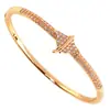 Pulsera de Zirconia de Moda Estilo Océano, Chapada en Cobre con Oro de 18 Quilates, Pulsera Abierta de Lujo Ligero, Joyería Versátil y de Alta Gama para Vacaciones