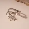 Pulsera Abierta de Flor de Lirio Hueca Tridimensional Transfronteriza Europea y Americana Pulsera de Lujo Ligero de Gama Alta Pulsera de Diseño Exagerado