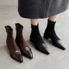 Botas Curtas de Bico Fino Estilo Francês para Mulheres 2025 Novas Botas de Couro Genuíno Salto Grosso Salto Médio Botas Curtas Elásticas para Mulheres Botas Slim