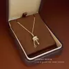 Collar de Flor Dorada para Mujer, Cadena Retro para Clavícula, Collar Sencillo y Elegante Incrustado de Diamantes, Regalo de San Valentín, Electrochapado en Oro Real
