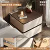 Mesita de noche de madera maciza, nuevo modelo 2026, para uso doméstico, estilo minimalista italiano, tamaño pequeño, diseño de lujo ligero y una sensación de alta gama