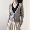 Outono de 2026 Novo Estilo Coreano Fashionable Cinza Falso Duas Peças Color Block Gola Tricô Top para Mulheres Preguiçoso Confortável Estiloso