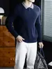 Suéter de punto trenzado de alta gama para hombre con solapa de color contrastante y diseño de un solo botón, adecuado para ropa de negocios en otoño e invierno, proporcionando calidez y un aspecto elegante