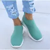 Novos tênis casuais rasos, de cano baixo, leves, respiráveis, slip-on, bico redondo, qualidade de exportação, tamanhos grandes, feitos de Flyknit