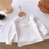 Roupas de outono e inverno para meninas: tops de segunda pele estilosos para bebês, designs modernos e exclusivos, estilo coreano, com forro de fleece, tecido espesso e acabamento em renda bordada