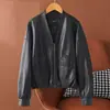 Jaqueta curta feminina de marca 026 outono casual gola V jaqueta de couro, top solto de pele de carneiro, tamanhos grandes na moda