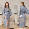 Roupão Feminino Estampado Plus Size de Verão, Roupão de Banho de Cetim Imitação de Seda de Luxo, Roupa de Casa Feminina