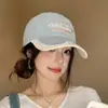 Gorra de Béisbol Bordada con Letras Estilo Japonés para Mujer Modelo Nuevo 2026, Gorra de Pico Adelgazante, Circunferencia de Cabeza Grande, Sombrero de Sol de Copa Profunda
