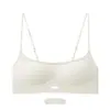 Sutiã feminino sem costura com efeito push-up e levanta seios, anti-queda, faz os seios pequenos parecerem maiores, respirável, com alças finas de glitter e lindo design nas costas