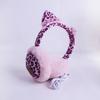 Venta al por mayor de fábrica moda estampado de leopardo orejas de gato invierno felpa cálido diadema auriculares Bluetooth para teléfono móvil regalo