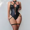 Mercadorias de comércio exterior, novo estilo europeu e americano transfronteiriço, sensual, com gola halter, couro envernizado, com recortes e tiras, conjunto de lingerie body
