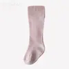 Leggings Rayados de Color Sólido de Alta Elasticidad para Bebés y Niños Pequeños, de Cintura Alta que Protegen la Barriga, Cuidadosamente Seleccionados para Primavera y Otoño, para Niños y Niñas