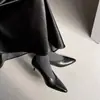 Sapatos Elegantes de Avó Retro Estilo Francês Bico Fino, Novo Modelo de Primavera, Salto Fino, Boca Rasa, Couro Genuíno, Sapatos de Salto Alto Pretos para Mulheres
