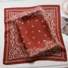 Pañuelo Cuadrado Pequeño 100% Seda de Morera, Versátil y de Alta Gama Profesional Decorativo para el Cuello, Adecuado para Combinar con Camisas, Bufanda de Primavera y Otoño