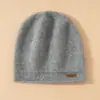 Chapéu de inverno 100% cashmere de cor sólida, camada dupla, borda enrolada, chapéu de malha sem costura, chapéu feminino de cashmere quente, versátil e macio