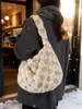Bolsa Acolchoada para Mulheres 2025 Inverno Nova Bolsa de Pelo Xadrez para Mulheres Crossbody Estilo Preguiçoso Versátil Bolsa de Ombro Axila