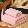 Conjunto de Toalhas de Veludo Coral É Macio, Amigo da Pele, Absorvente e Não Solta Fiapos Facilmente. Fabricante de Toalhas Tem Toalhas de Banho Diárias Domésticas para Adultos Prontas