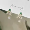 Atmósfera Navideña Lujo Accesible Nicho Otoño e Invierno Pendientes de Alta Gama Pendientes para Mujer Únicos Elegantes Clips para Orejas de Árbol de Navidad