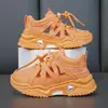 Zapatillas transpirables versátiles para niños temporada primavera 2025 estudiante ligeras de malla hueca zapatos para niños zapatillas de correr versátiles