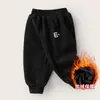 Pantalones de forro polar para niño para otoño e invierno, Engrosados, Corte holgado para niños, Pantalones deportivos de moda para niños pequeños y niños pequeños