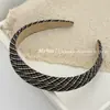 Diadema de estilo coreano con un diseño único, diadema de tela a cuadros dulce y moderna, accesorio para el cabello artístico y versátil, elegante para salir