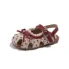 Nuevos Zapatos de Playa de Verano 2026 para Niñas Pequeñas con Lazo Floral y Lunares, Sandalias Cerradas para Bebés de Moda
