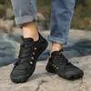Sapatos Aquáticos para Mulheres ao Ar Livre, Sapatos Perfurados de Novo Estilo, Sapatos Aquáticos Fechados no Dedo para o Verão, Sapatos de Praia Masculinos com Solado Grosso, Sandálias Macias para Uso Externo