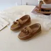 Sapatos Mocassins Planos de Luxo de Nicho Estilo Novo 2026 Bico Redondo Baixo Retro Simples com Borla