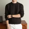 Novo Suéter Masculino de Gola Alta Outono Inverno Texturizado Solto Cor Sólida Camada Base Moda Jovem Top de Malha Masculino