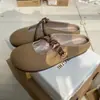 Moda Meia-Calça Estilo Francês Sapatos de Solado Macio Verão 2026 Novos Tamancos Slip-On Versáteis para Mulheres Usarem com Saias