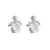 Aretes Retro Franceses de Pétalos de Perla, Aretes de Flor Blanca de Gama Alta de Nicho, Aretes de Estilo Ligero de Lujo y Suave al por Mayor