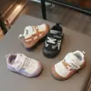 Sapatos de Caminhada para Bebê 2026 Primavera/Outono Solado Macio Anti-Pé Calçados Casuais para Bebês Unissex Esportivos para Crianças Tendência Funcionais
