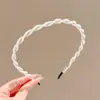 Diadema de Nuevo Estilo 2026 con Diseño de Corona Alta, Elegante Pasador de Perlas Artificiales, Diadema de Lujo Ligero Inspirada en Chanel para Uso Diario con Dientes