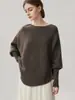 Top de caxemira irregular de um ombro com mangas morcego, suéter casual feminino de manga longa, pulôver versátil e moderno para usar em camadas