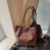 Bolsa de Hombro Cruzada Otoño Nuevo Estilo Patrón Tejido para Viajes Diarios Casual Gran Capacidad Moda Simple Portátil Bolsa para Suegra