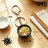 Copo de cerveja de simulação de comida divertido, culinária coreana, macarrão frito com molho, bolo de arroz frito picante, chaveiro, pingente criativo para bolsa