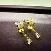 Nuevos Aretes de Hélice de Acero de Titanio Chapados en Oro Microincrustados con Colgante de Lazo y Circonita Diseño de Alta Gama Joyería Aretes de Lóbulo Aretes de Hélice