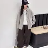 Camisa Listrada Casual Estilo Coreano para Meninas Primavera e Outono Conjunto de Roupa de Outono Estiloso e da Moda para Crianças Grandes Conjunto de Três Peças para Crianças Tendência