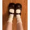 Sapatos femininos versáteis de couro pequenos fáceis de usar para primavera e outono com velcro, marrons para o dia a dia com bico redondo, novo estilo para o trabalho 2026
