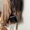 Bolsa de Mão Texturizada Simples Estilo Coreano 2026 Inverno Nova Moda Tendência Versátil de Ombro Transversal
