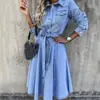 Vestido de mezclilla estación europea mujer primavera y otoño nuevo retro francés cintura entallada temperamento falda larga de gran vuelo