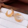 Aros Redondos Chapados en Oro Real de 18 Quilates, Pendientes Europeos y Americanos Simples y Versátiles, Lujo Ligero con un Toque de Alta Gama, Diseño Único