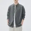 Camisa casual de manga larga para hombre de algodón puro de alta gama, otoño 2026, corte holgado, versátil, moda masculina, chaqueta con cuello de solapa, venta al por mayor