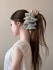 Pinza de Garra de Malla con Lunares de Verano Delgada de Gran Tamaño para Mujer Pinza de Plátano 3D Hace que la Cara se Vea Más Pequeña Moño Alto de Coleta Accesorio para el Cabello
