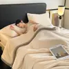Lujo ligero, engrosada, manta de terciopelo de leche de doble cara, manta de franela de invierno, cubierta de sofá para aire acondicionado, manta para siesta en la oficina